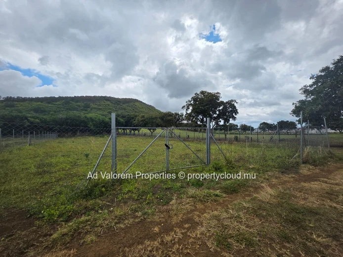 Terrain agricole à vendre à Sodnac