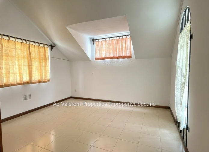 Exclusive Listing – High-Potential Property in a Prime Location in Péreybère (Sole Mandate)