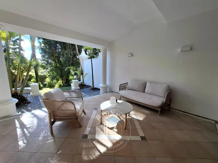 FLOREAL - Renovated duplex with garden - 282 m²