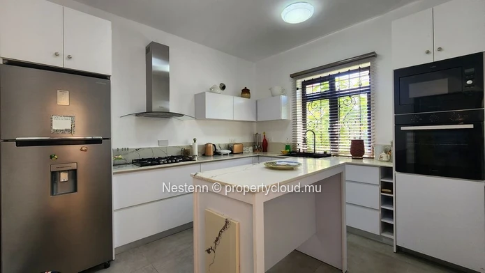 Modern ground floor apartment in Rose Hill with 3 bedrooms 3 bathrooms veranda and secured parking near schools and s...