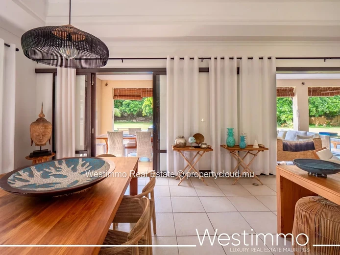TAMARIN - Villa for sale in Tamarina on golf course with pool and garden
