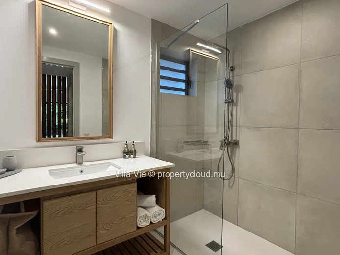 Pointe aux Canonniers - Beautiful 3-bedroom apartment on the ground floor