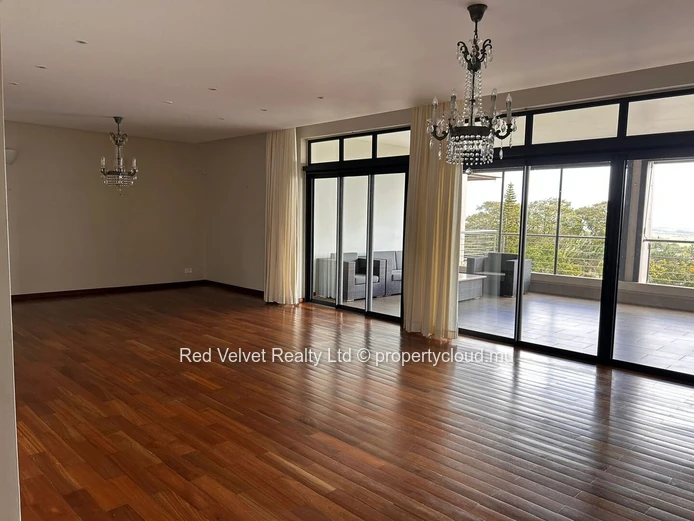 Appartement de luxe à louer à Floreal | Résidence prestigieuse de 330m²