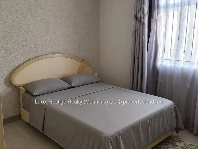 Villa Indépendante de 4 Chambres avec Bureau à Louer à Grand Baie | Piscine Privée, Jardin et Propriété Sécurisée