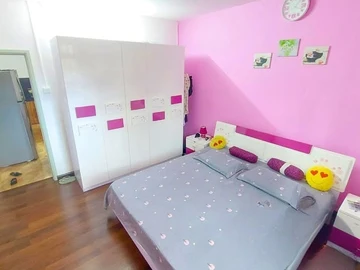 6 Bedroom House