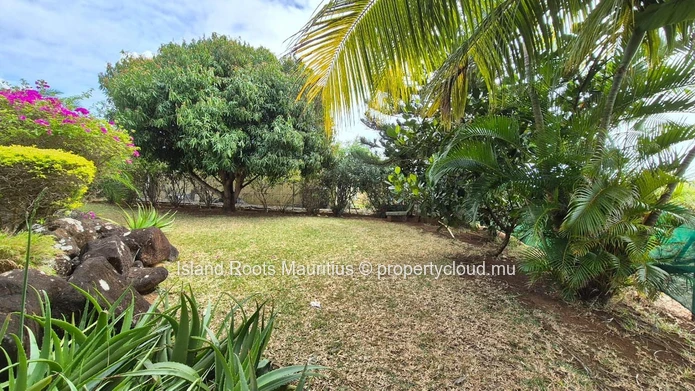 Beautiful 3-Bedroom Villa + Office (Convertible into a Bedroom) in Hillside, Belle Vue