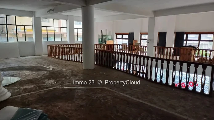 Emplacement commercial - 150m2 - Port Louis - Ref. EM79036LO