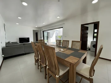 4 Bedroom Villa