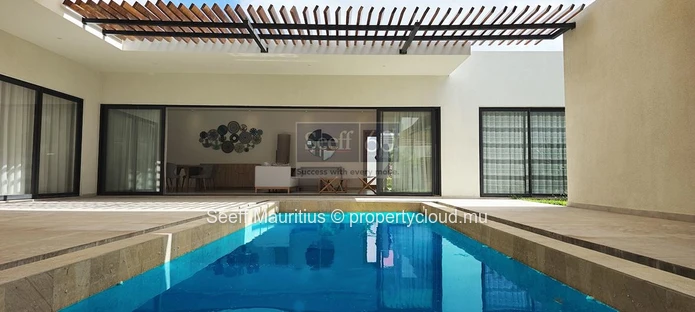 Grand Baie Gem: Stylish Villas with Private Pool