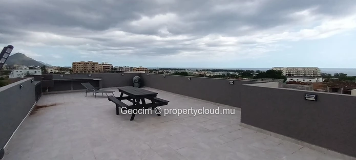 Flic en Flac Dans Morcellement fermé, Maison neuve meublée de 3 càc 3 sdb + studio independant sur 132 toises terrain... (Mandat exclusif)