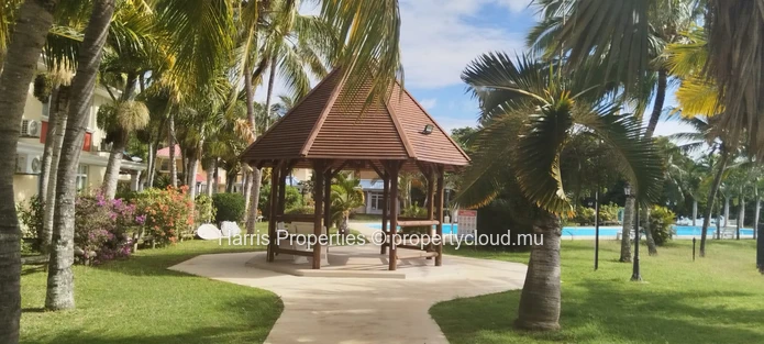 Beachfront house for sale in a secure residence in Calodyne