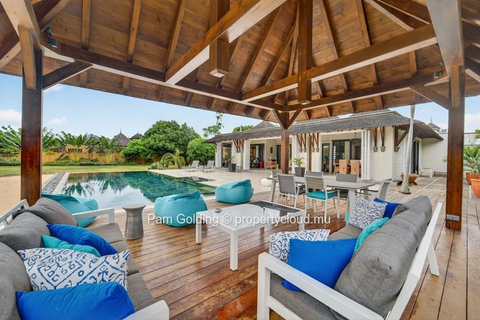 Four-Bedroom Luxury Villa in Tamarina Golf Estate - Private Pool & Beach Club Access