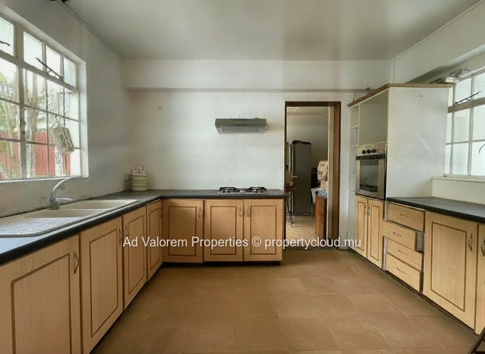 Exclusive Listing – High-Potential Property in a Prime Location in Péreybère (Sole Mandate)