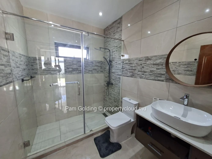 Grand Gaube – Maison à vendre – Pam Golding Mauritius