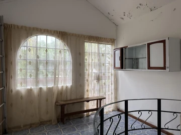6 Bedroom House