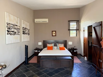5 Bedroom Villa