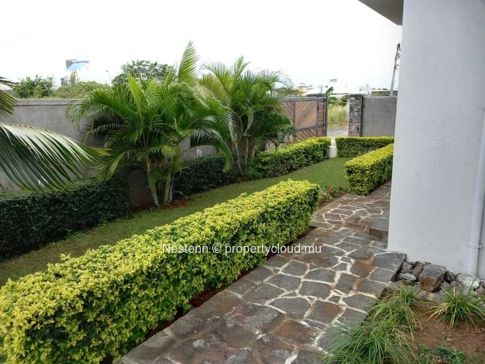 Beautiful 4-bedroom villa with private pool & rooftop 
