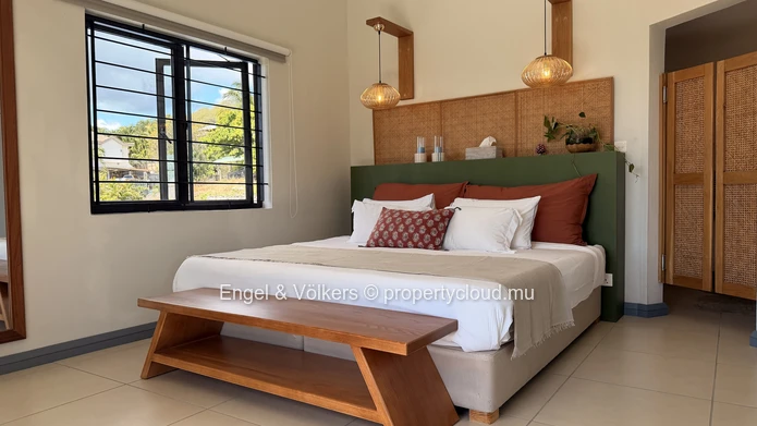 Charming House with Panoramic Sea Views in Black River