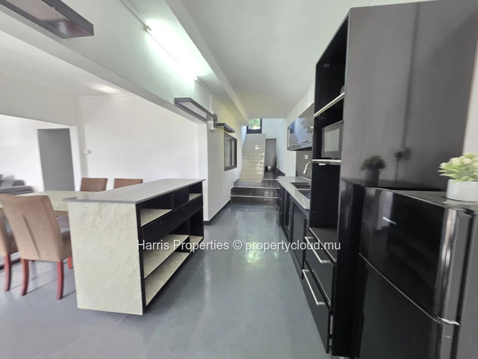 Spacieux et moderne appartement de premier étage à louerà Vale