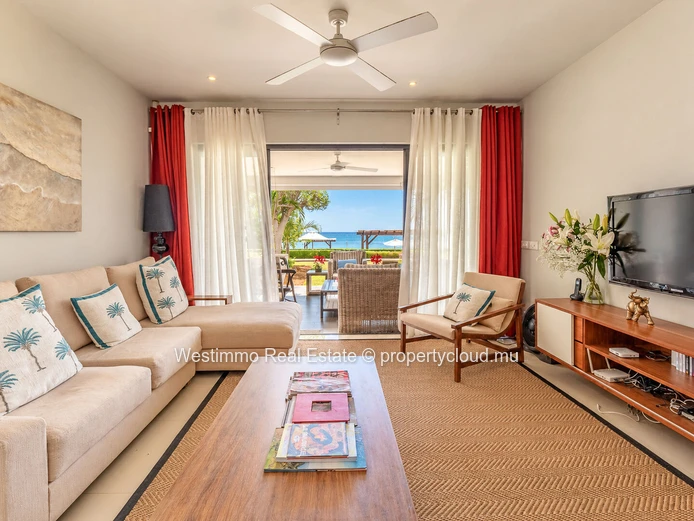 Appartement en rez-de-jardin avec vue mer dans une résidence pieds dans l'eau à louer à Tamarin