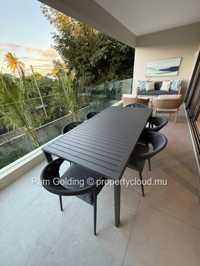 Appartement de 3 chambres récemment mis sur le marché à La Pointe Phase 2 | Confort moderne et art de vivre côtier