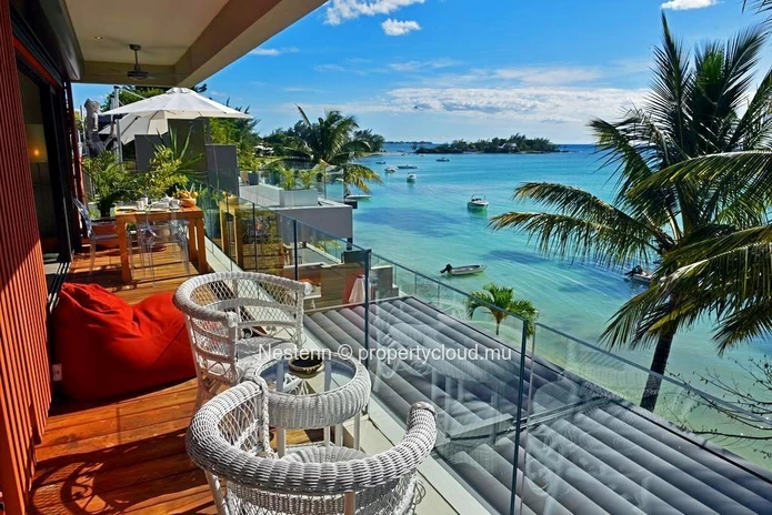 Appartement moderne de 3 chambres sur la mer meublé et décoré avec gout