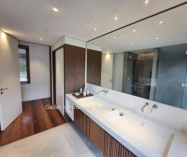 Luxury Rental at Anahita: Magnificent 5-Suite Villa, Private Pool & Golf View
