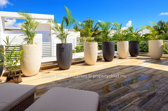 Elegant 4-bedroom townhouse with sea view, rooftop and private pool in Azuri Village, Haute Rive – Mauritius