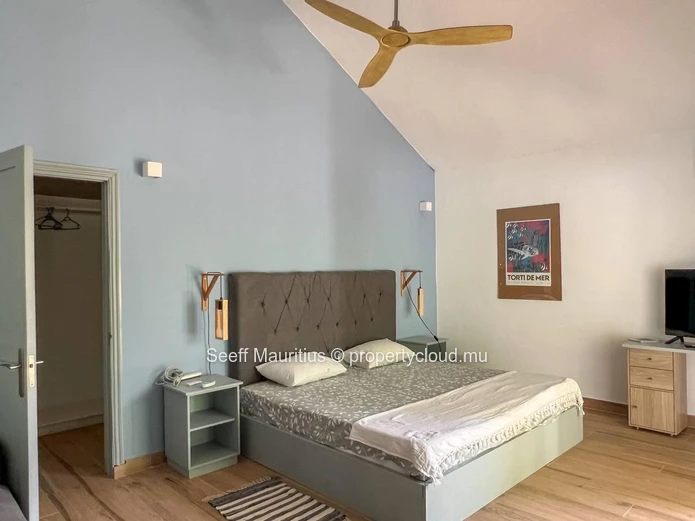 Villa rénovée de 4 chambres avec piscine privée et jardin
