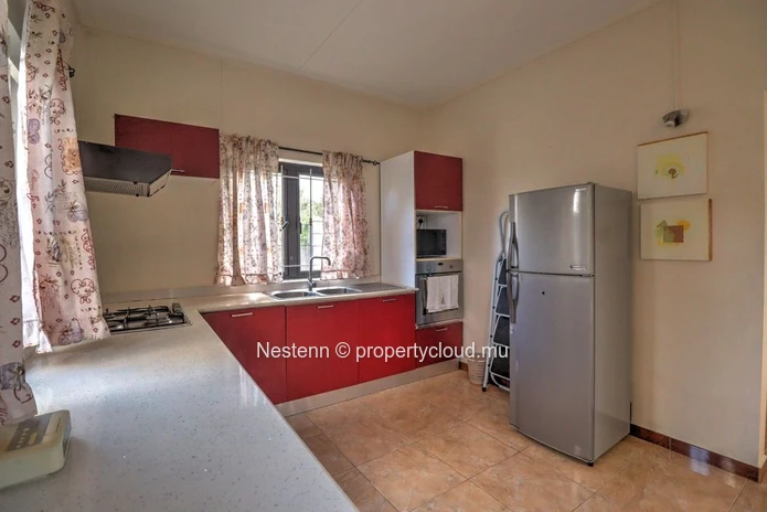 4 bedroom house of 168 m2, on a plot of 467 m2