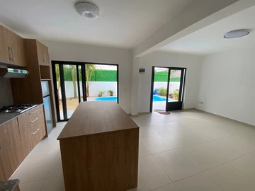4 Bedroom Villa