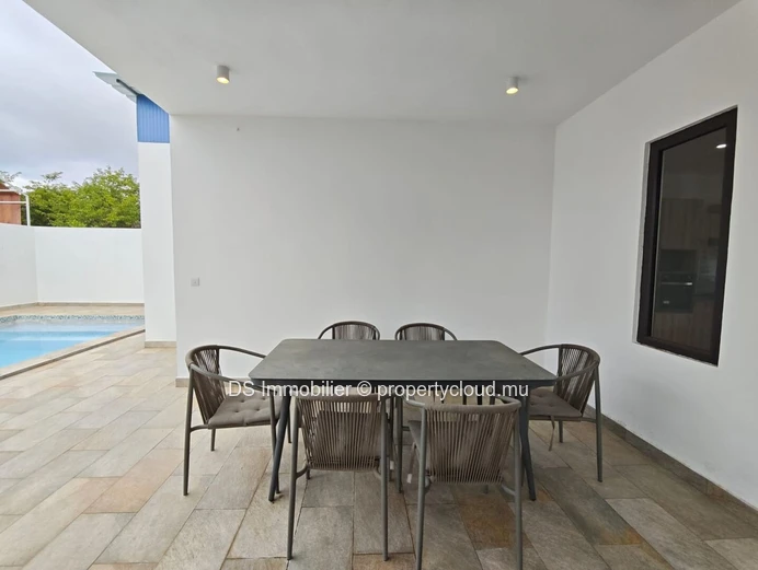 Bungalow For Rent In Grand Baie - North