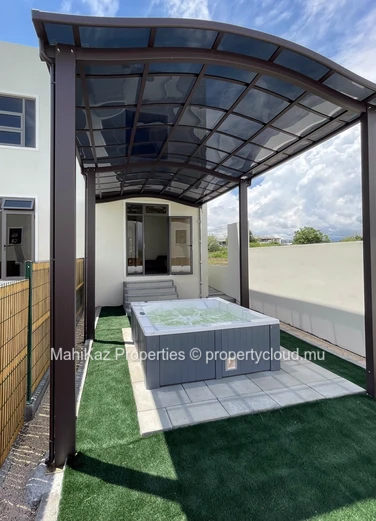Luxurious Duplex for Sale in Ruisseau Palmyre, Flic en Flac – Phase 2 Now Open!