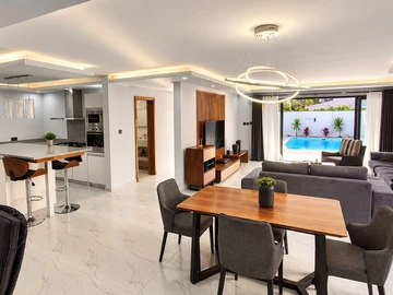 4 Bedroom Villa