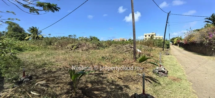 Prime Corner Plot of 1,055 m² for Sale Next to Intermart Calodyne