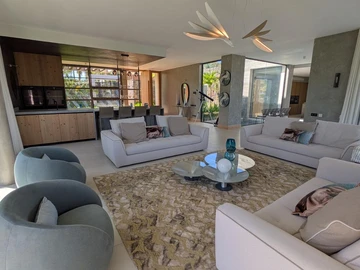 5 Bedroom Villa