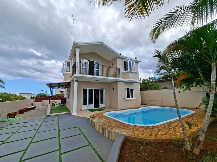 ?? À Louer – Maison Familiale Avec Piscine À Flic-En-Flac