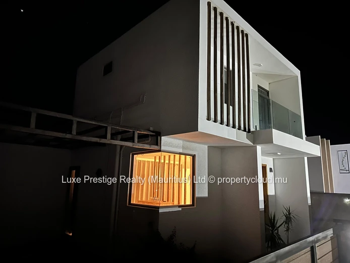 3-Bedroom Fully Equipped Villa with Private Pool & Large Garden for Rent in Grand Baie