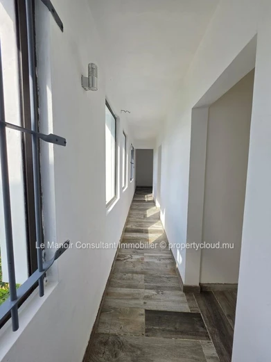 Villa 5 chambres à vendre à Vacoas, 210 m² habitables