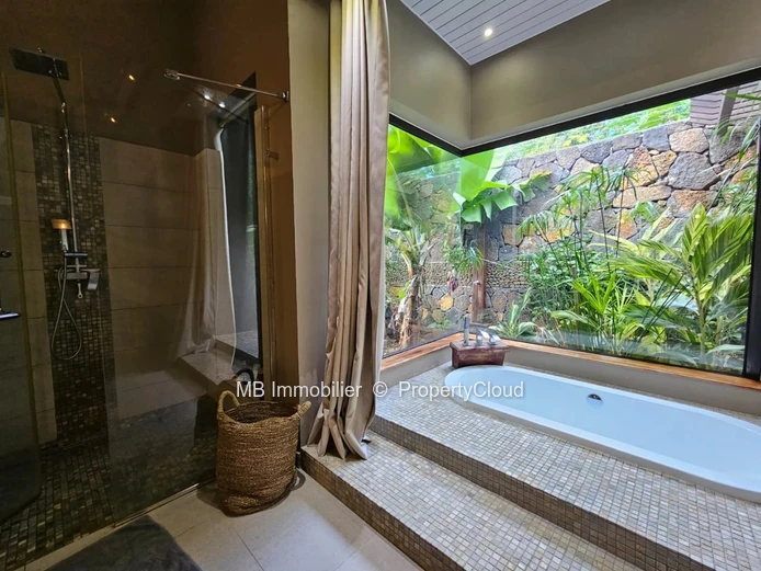 Villa RES en vente.