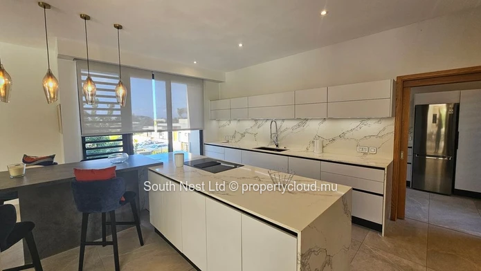 Villa design exclusive avec 5 chambres et vue imprenable sur les montagnes