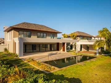 5 Bedroom Villa