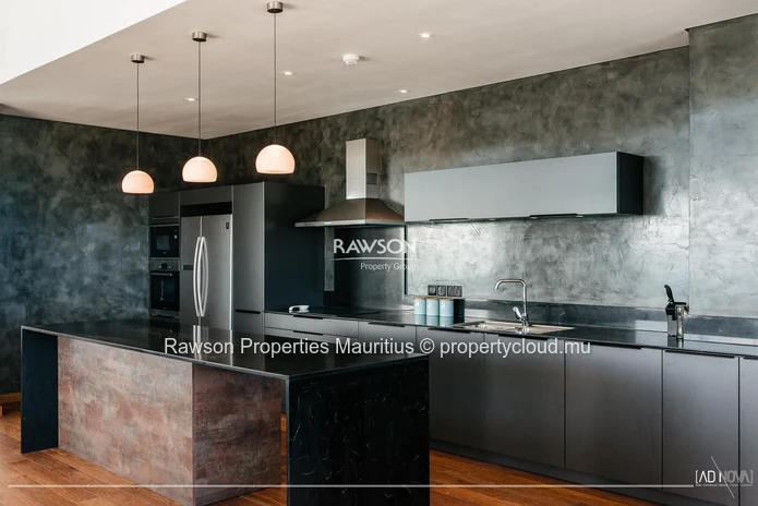 3 En-Suite Bedroom Penthouse | Seafront | Pereybere