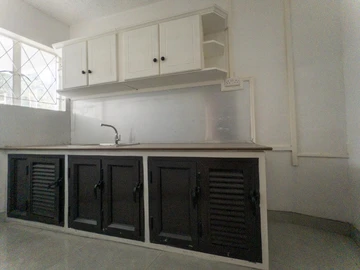 Spacious office space of 190 m² on the ground-floor office in central Quatre Bornes – Ideal for businesses