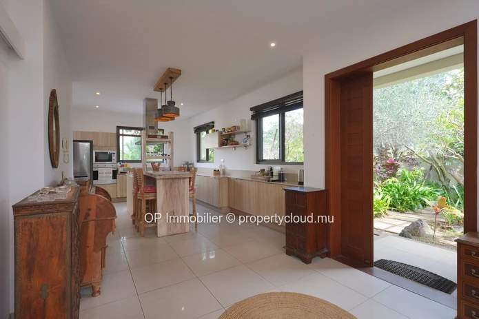 Villa PDS de 331 m² avec piscine privée à vendre à Mont Mascal