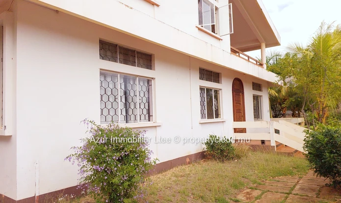 BAIE DU TOMBEAU : 6-bedroom house