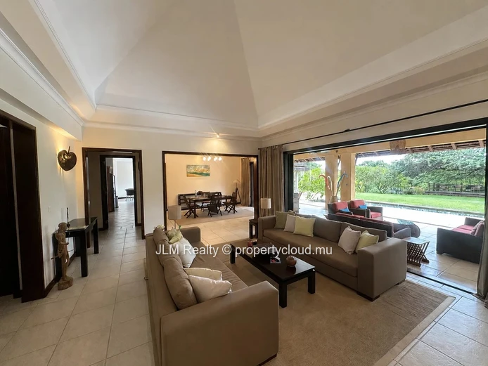 À louer : Villa de prestige 4 chambres avec piscine sur grand terrain, Tamarina, Île Maurice