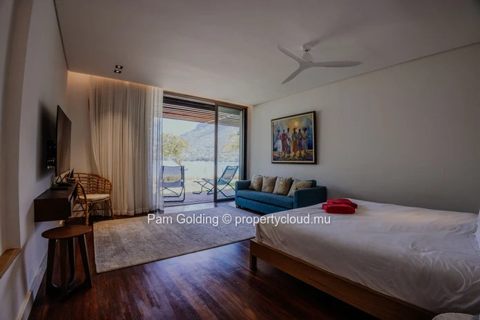 Villa de luxe en bord de mer avec piscine privée à Les Salines Rivière Noire, 3 chambres en suite