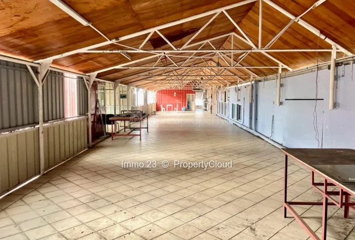 Warehouses - 250m2 - Bell Village