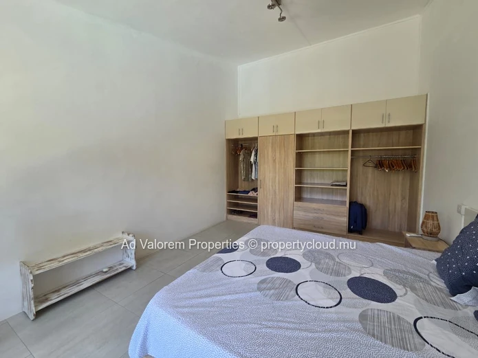 À vendre – Charmant duplex de 2 chambres à Belle Mare – À 5 minutes à pied de la plage